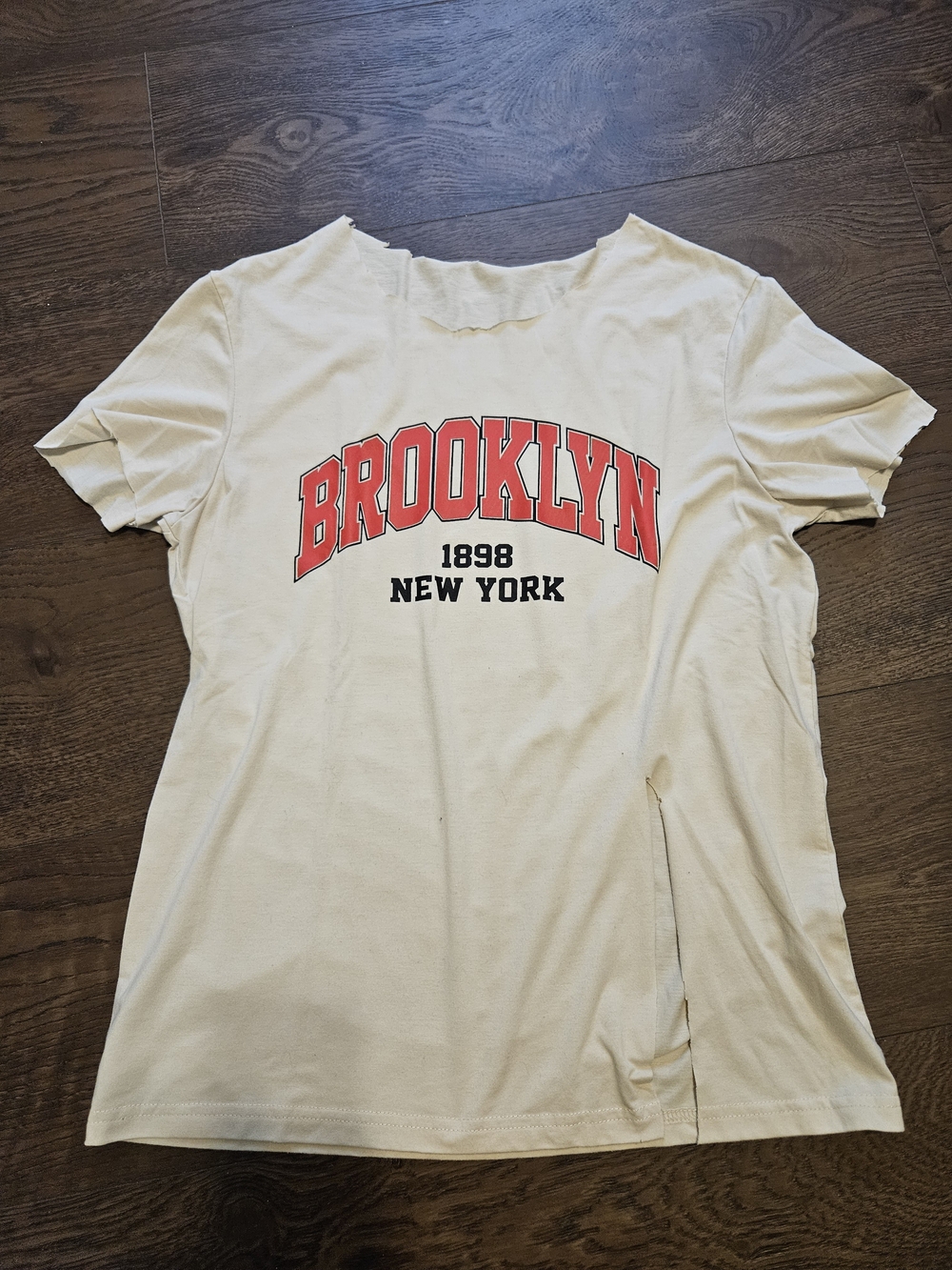 Brooklyn Graphic Tee - Cream with Red Print
